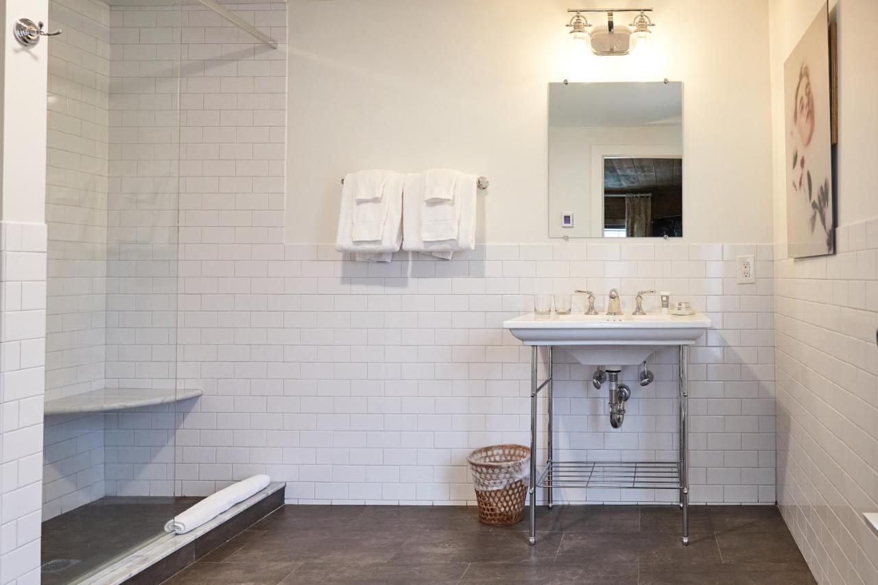 Shelter Harbor Inn Westerly Bagian luar foto