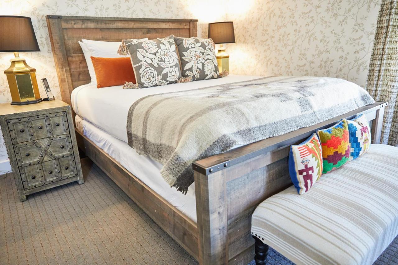 Shelter Harbor Inn Westerly Bagian luar foto