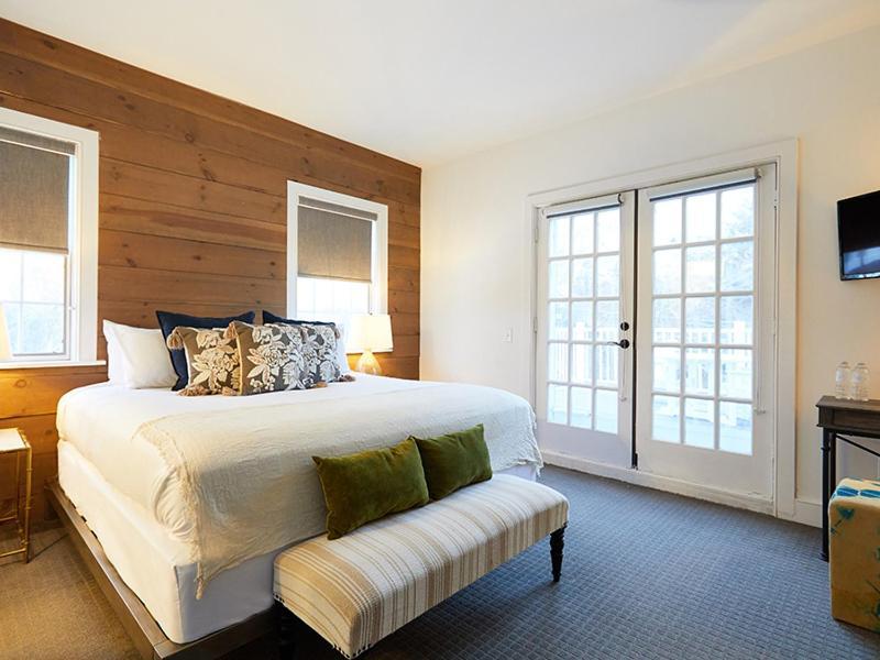 Shelter Harbor Inn Westerly Bagian luar foto